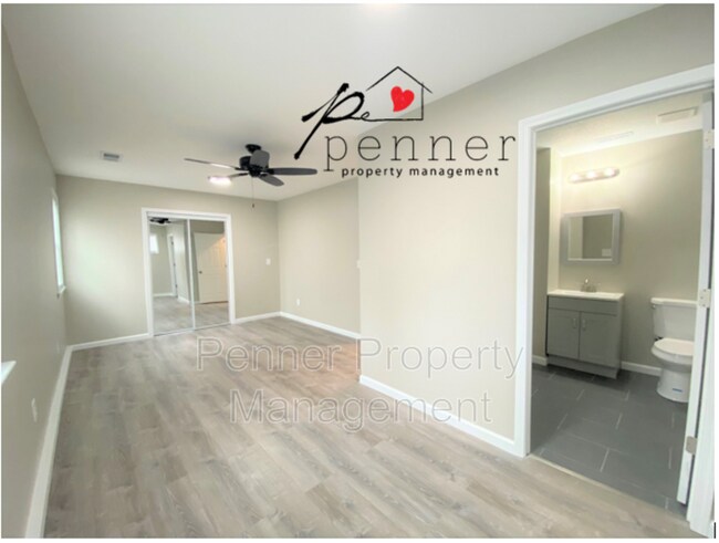 Foto del edificio - 11305 Lewis Ave