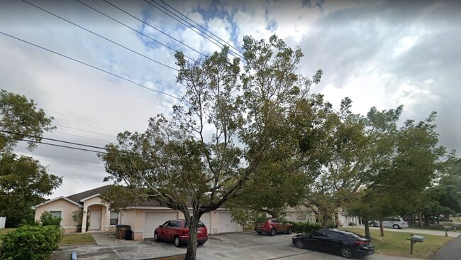 Photo - 4131 SW Santa Barbara Pl Apartment