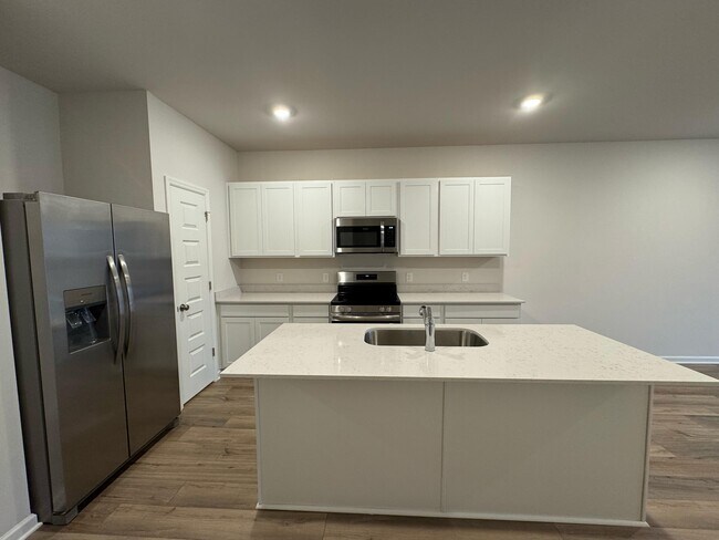 Building Photo - 1667 Manuka Ln