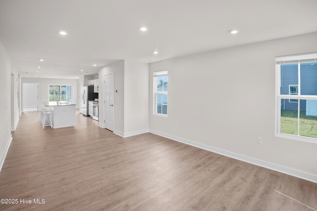 Building Photo - 3111 Edgehill Dr