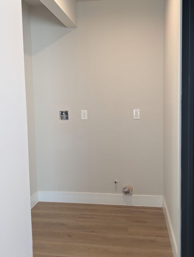 Foto del edificio - 1417-1419 Milton Ave.