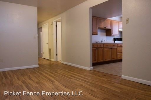 Building Photo - 533 14th Ave