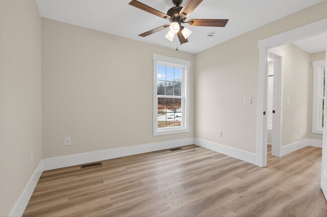 Foto del edificio - 355 Beechwood Ln