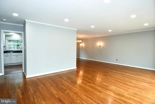 Foto del edificio - 4100 Dewmar Ct