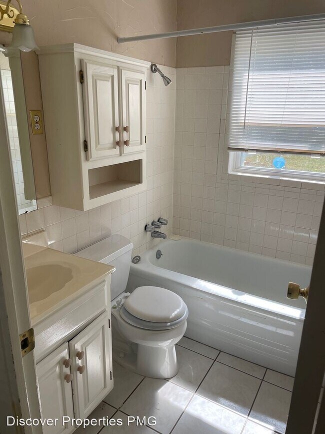 Foto del edificio - 3 br, 1 bath House - 8237 E Laughlin Dr