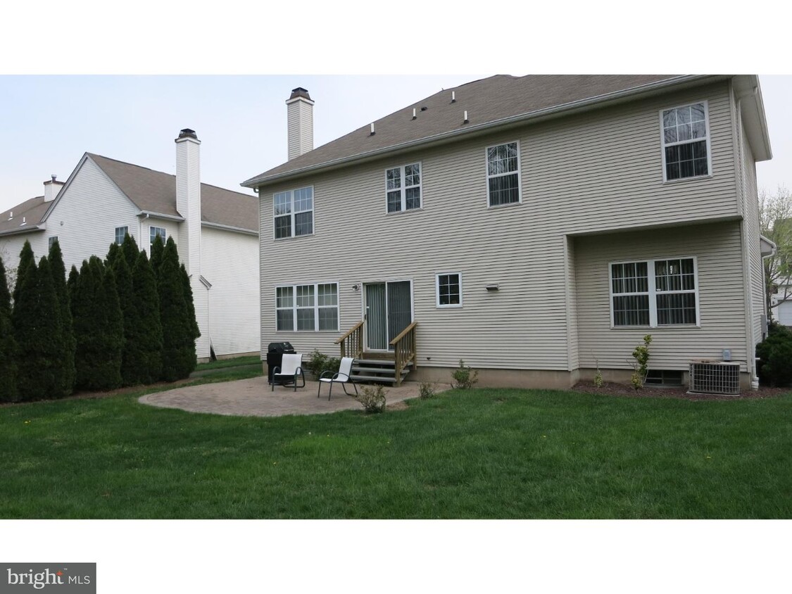 Primary Photo - 86 York Dr