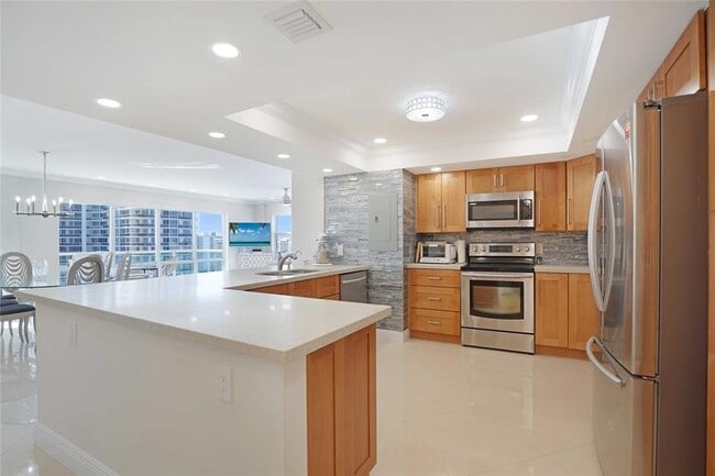 Building Photo - 3400 Galt Ocean Dr