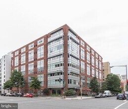 Building Photo - 1300 N St NW