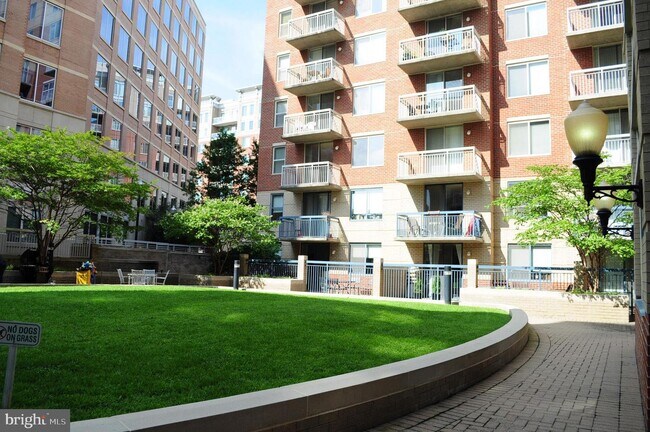 Foto del edificio - 3830 9th St N