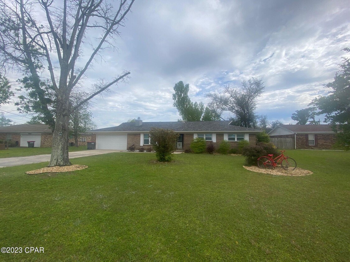 Primary Photo - 7612 Old Bicycle Rd