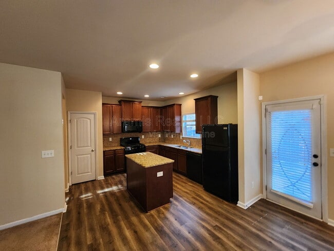 Foto del edificio - 2385 Capella Cir SW