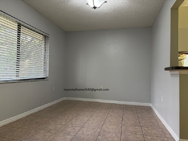 Building Photo - 90 Hidden Lake Dr