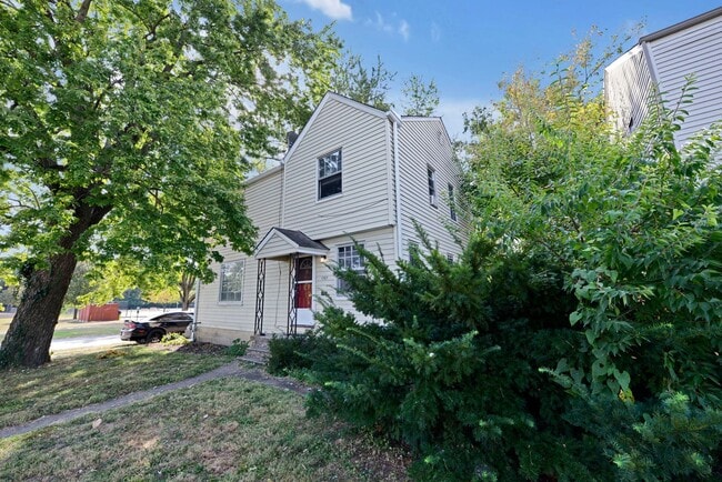 Building Photo - 1757-1759-1759 E Frankfort St