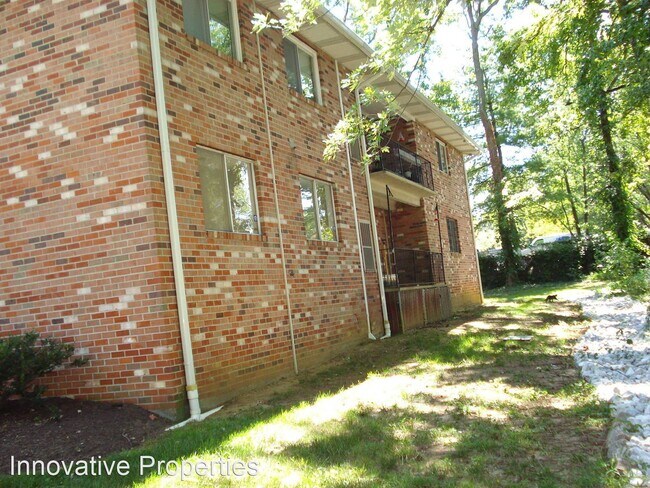 Building Photo - 2 br, 2 bath House - 208 Victor Parkway, #A