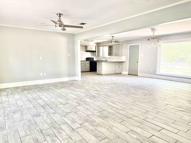 Foto del edificio - 735 Westbrook Dr
