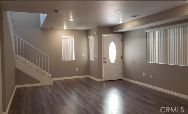 Foto del edificio - 2051 W Florence Ave