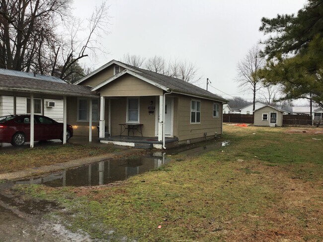 Building Photo - 1309 East Oak