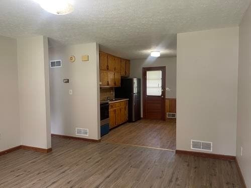Building Photo - 816 Jesters Lake Dr