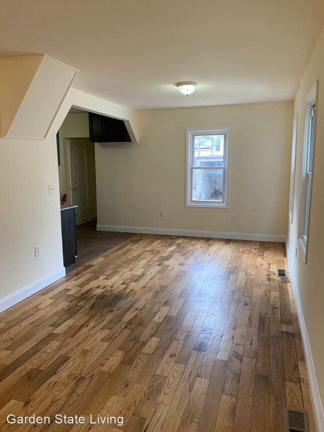 Building Photo - 3 br, 1 bath House - 91 Willoughby Street
