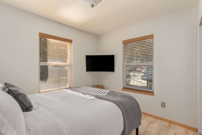 Foto del edificio - 4896 Holly Heights Ave