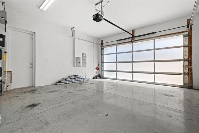 Building Photo - 6717 S Dauphin Ave