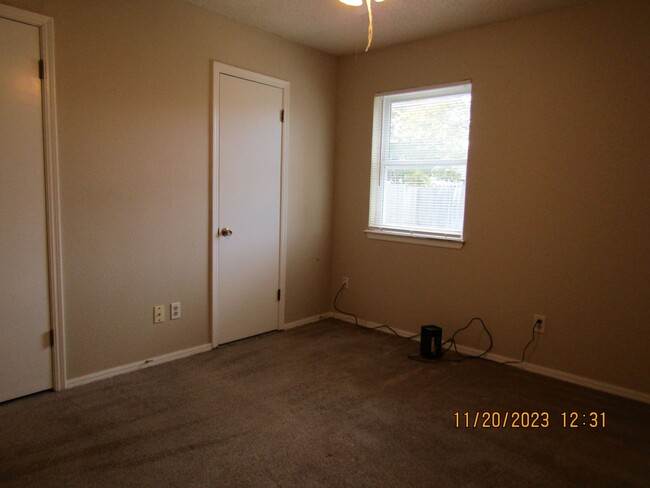 Building Photo - Terrace Hills Area!