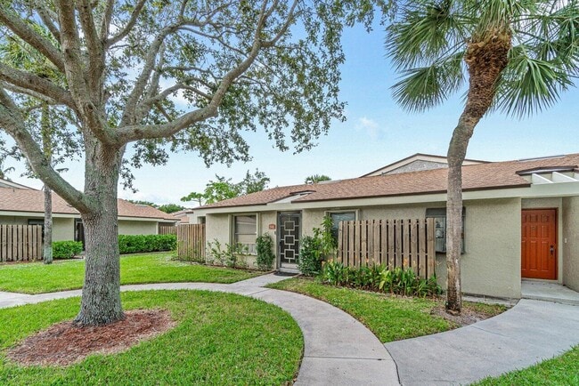 Building Photo - 241 Meadows Dr