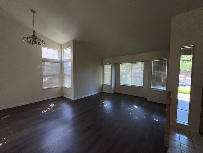 Building Photo - 8848 Hiddenspring Way