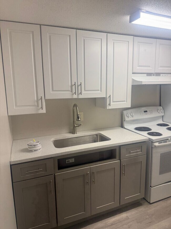 Building Photo - 59 College Hwy