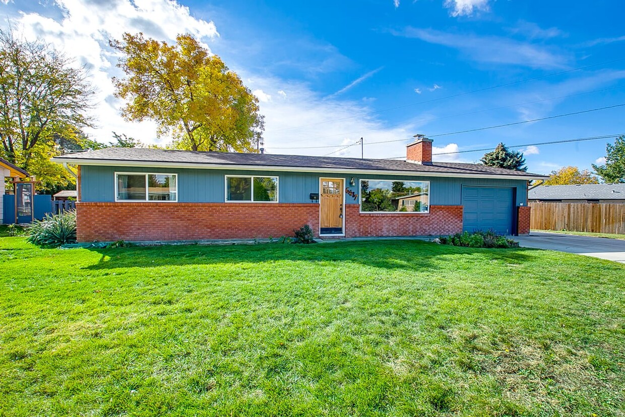 Foto principal - Boise Bench Home w/ Sun Room