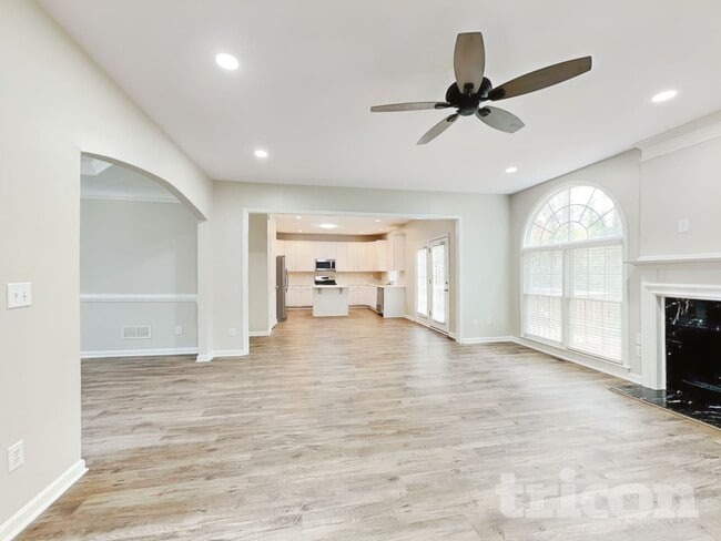 Foto del edificio - 716 Parkside Dr