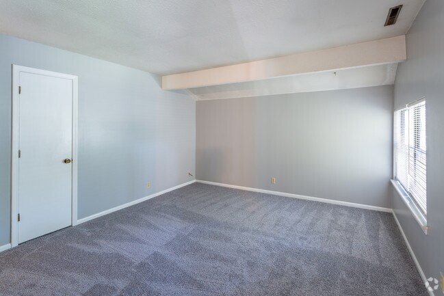 2HAB, 1BA - 900 ft² - Keeneland Downs Apartments