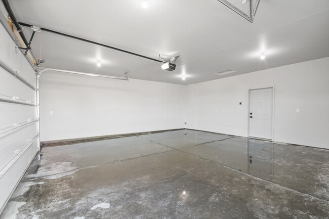 Building Photo - 622 W Matthew Trl