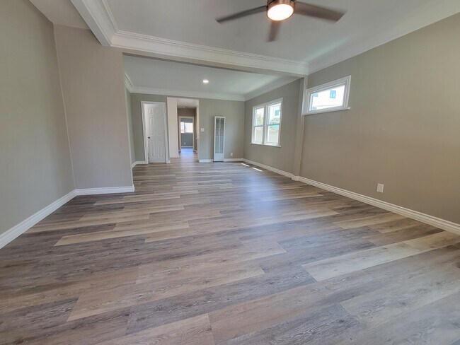 Foto del edificio - 3067 Harrington Ave