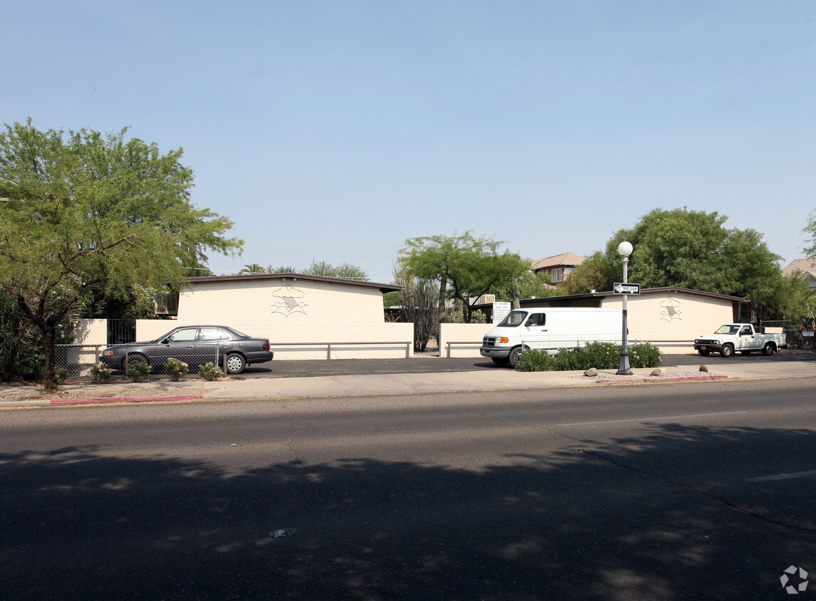 Primary Photo - Cactus Garden Apartments