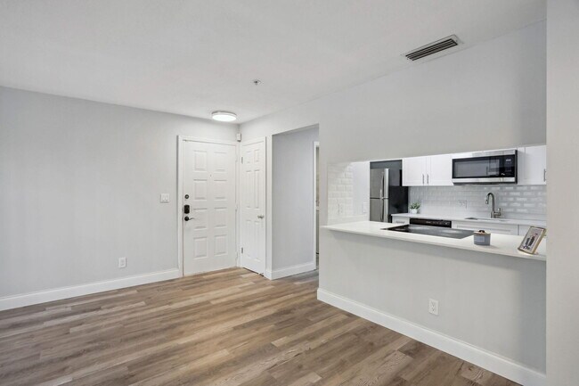 Building Photo - 2315 N Congress Ave