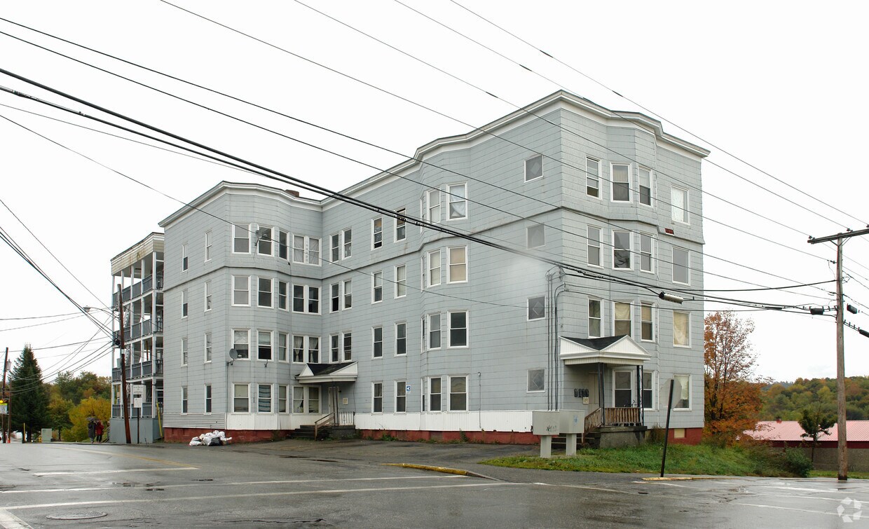 Primary Photo - 101 Birch St