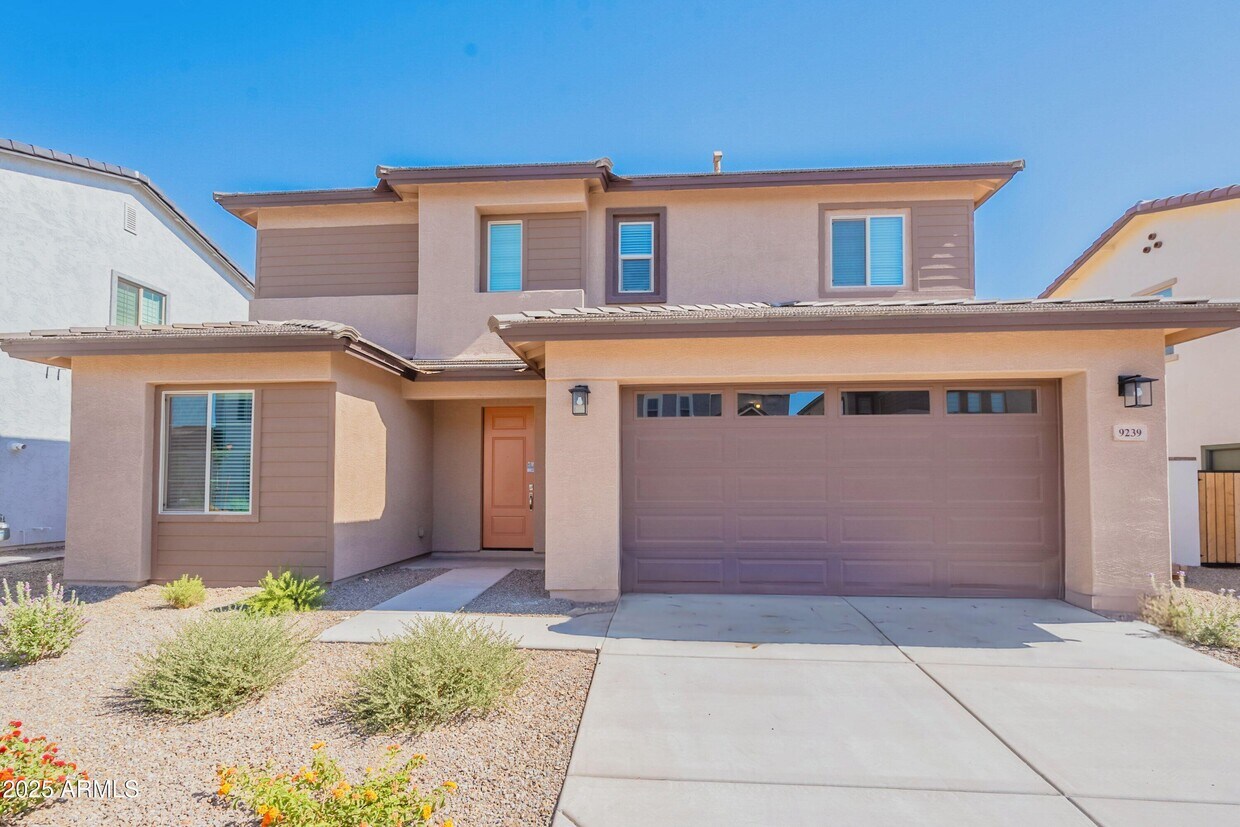 Primary Photo - 9239 E Spiral Ave