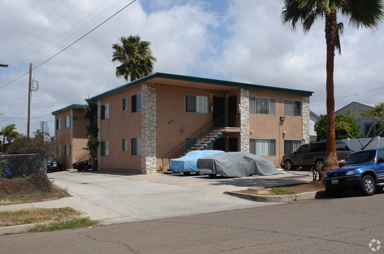 Building Photo - 921 5th St