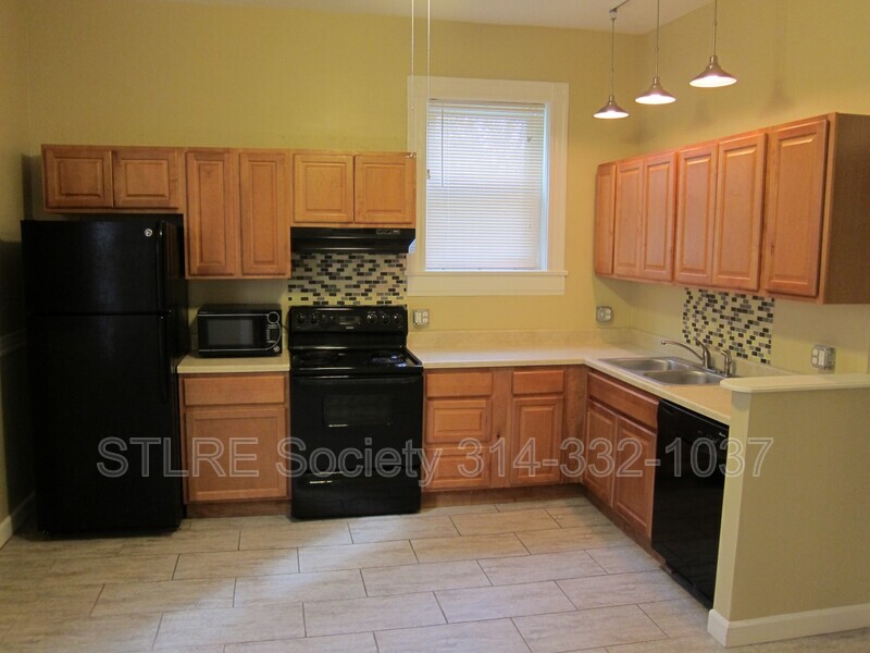 Primary Photo - 3851 Juniata St