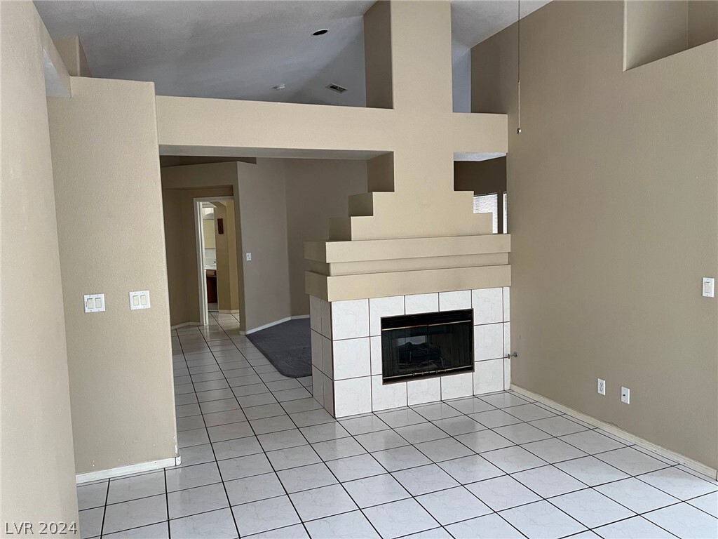Building Photo - 5625 San Ardo Pl