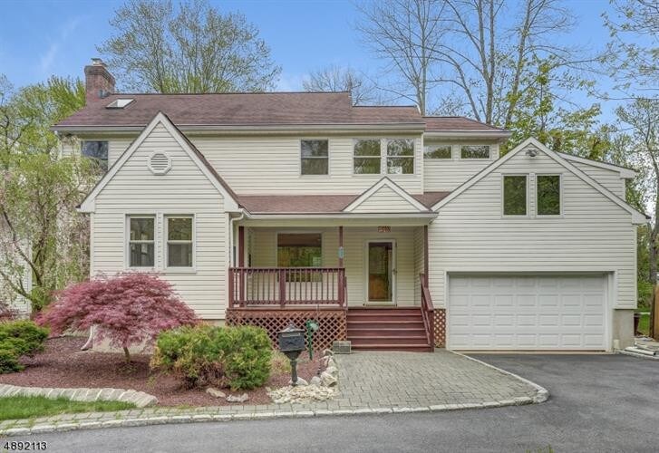 Foto principal - 596 White Oak Ridge Rd