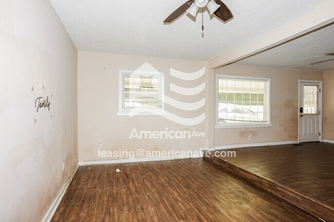 Foto del edificio - 2430 Golden Camp Rd