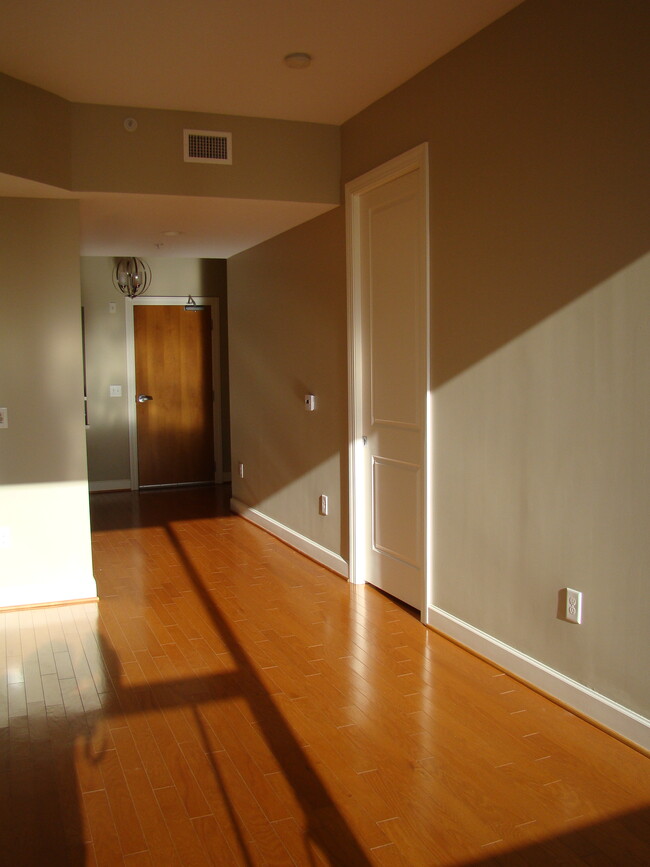 Entrance hall - 3202 Environ Way