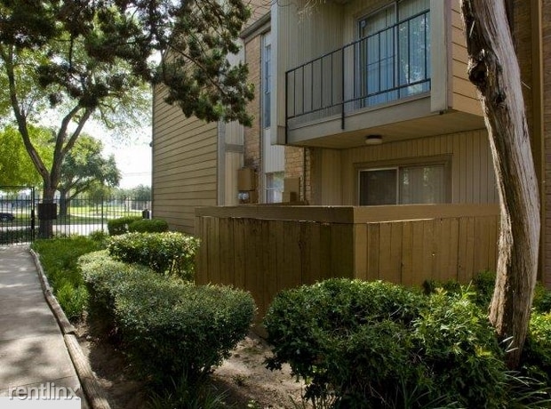 Building Photo - 5353 Pinemont Dr