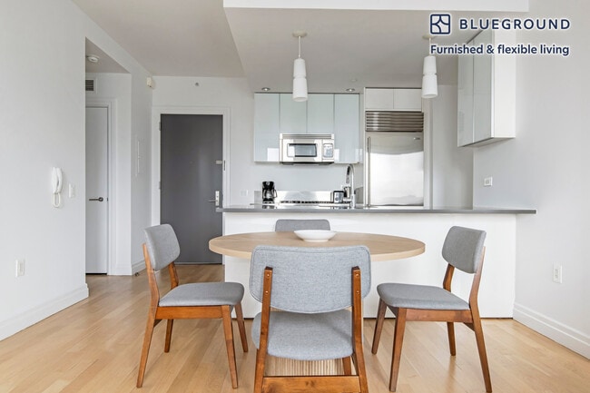 Foto del edificio - 550 W 54th St