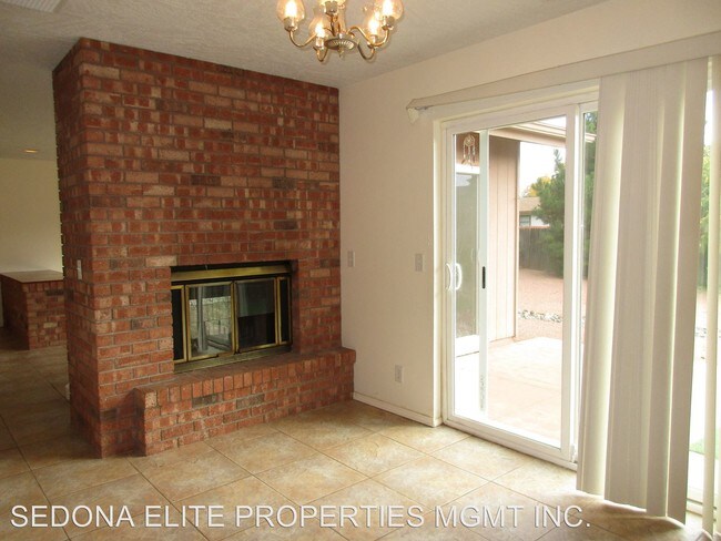 Building Photo - 150 Stutz Bearcat Dr