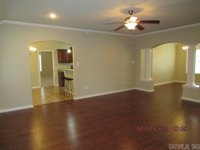 Building Photo - 2755 Gladstone Dr