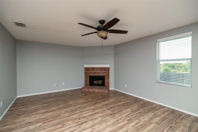 Foto del edificio - 707 Odenville Dr