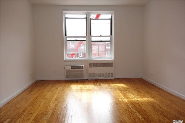 Building Photo - 41-07 Bowne St